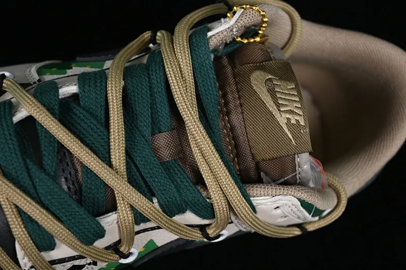 All Categories Nk SB Dunk Series Nk SB Dunk Low Low-top Sneakers Nk Dunk Low Panda Prank-Christmas Jungle Elk Brown Green SB Strappy Low-top Casual Sneakers DJ6188-200